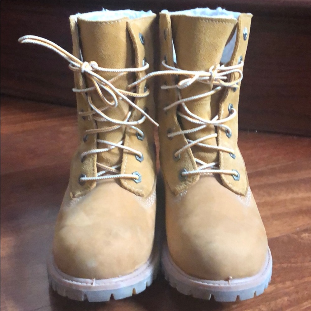 Worn once Timberland Teddy Fleece Boots